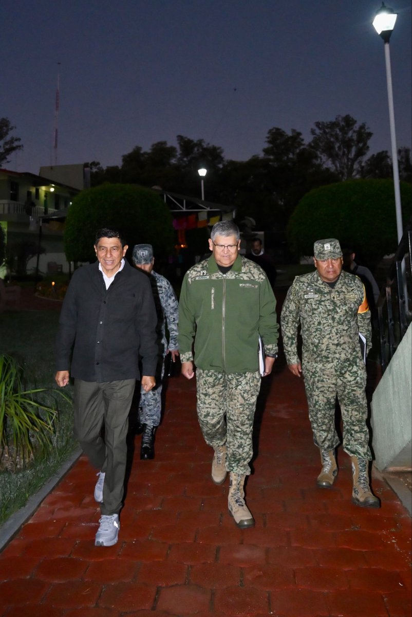 salomonj's tweet photo. De acuerdo con el @INEGI_INFORMA, la percepción de inseguridad en Oaxaca disminuyó 7.8 puntos porcentuales durante el último año. 

Este resultado se da en el marco de la Estrategia Nacional de Seguridad, encabezada por nuestra Presidenta @Claudiashein y coordinada por el Secretario @OHarfuch.

Hay avances importantes, pero no bajaremos la guardia. La paz y la tranquilidad de las familias oaxaqueñas son nuestra PRIORIDAD.

Que tengan buen día. #MesaDeSeguridad