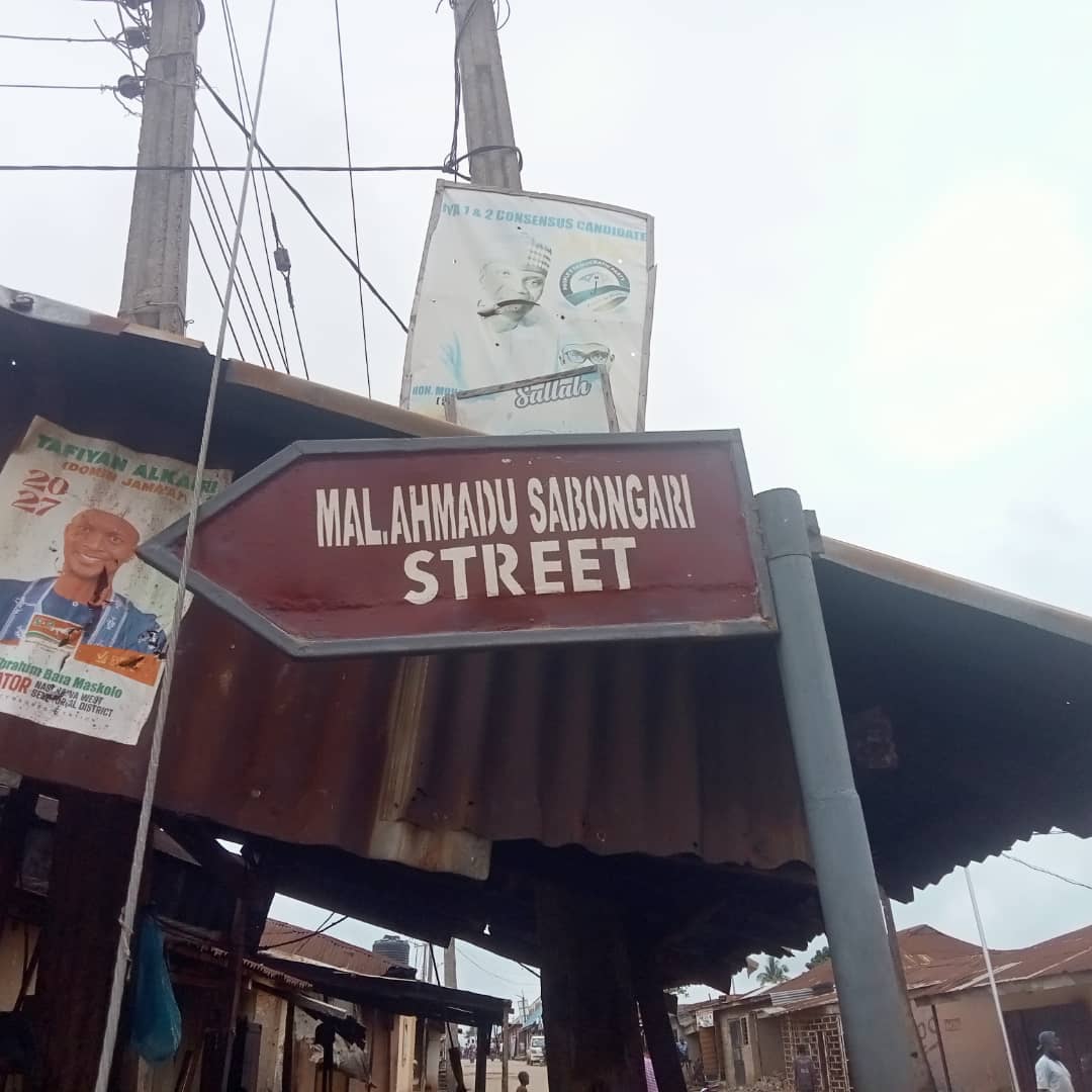 TrackaNG's tweet photo. Dear Gov @AbdullahiASule, 

We conducted a community needs assessment at Angwan Tiv Community in Keffi LGA, Nasarawa State.

Home to over 10,000 residents, but the major road in the community has been deplorable since the existence of the community.

This has affected the mobility of residents for many years.

We implore your office and the @FedRoadsNGR, to facilitate the immediate construction of this road.