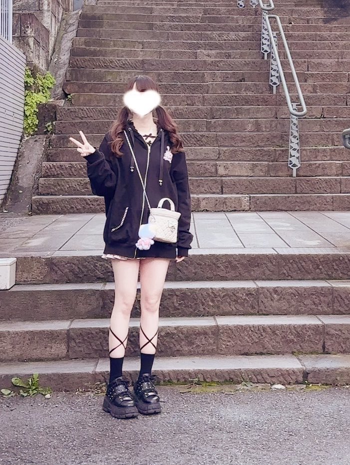 nyal2c's tweet photo. ⬅️お姉さん系統行ったかと思いきや
                    数時間後にこれだからね➡️ https://t.co/zS6SvWtsv6