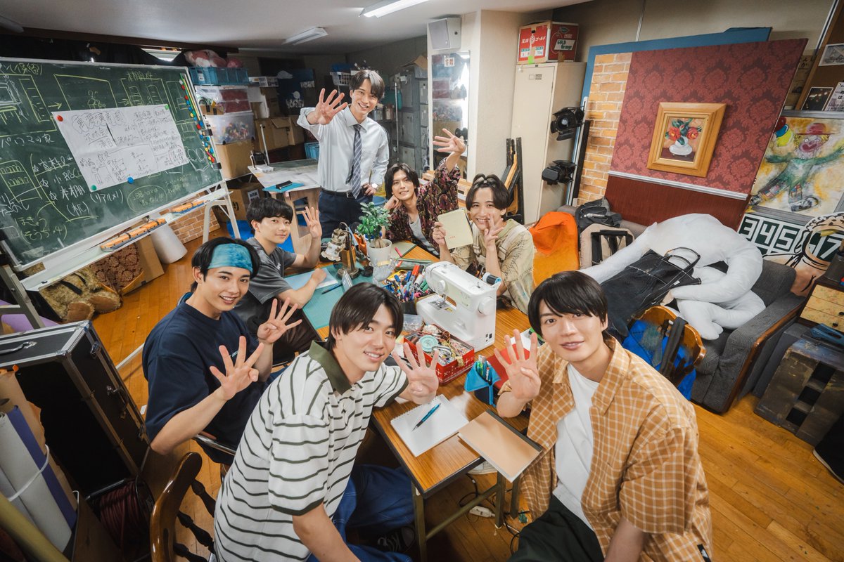 ctv_dorama's tweet photo. ／
テレビの前に集合〜〜〜〜！📣
＼

水戸（#浅香航大）と拓実（#杢代和人）が
追う、学園に隠された秘密——。

今週も、ラストに衝撃の一言が…。

#仮面教師 第4話
このあと24:24〜放送🎭

最後の最後までお見逃しなく！👀 https://t.co/6qOXFYJi6O