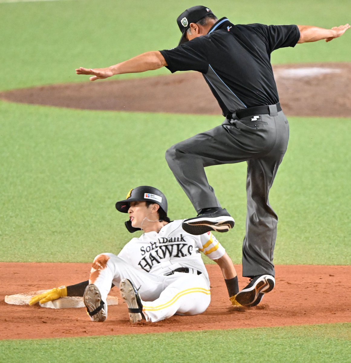 nishispo_hawks's tweet photo. 国内FA取得のソフトバンク周東佑京が残留を決めた理由　「他球団にいくことも考えた」
▼記事はこちら▼
https://t.co/D3c1UKdQkG https://t.co/ceR5BJTKq3