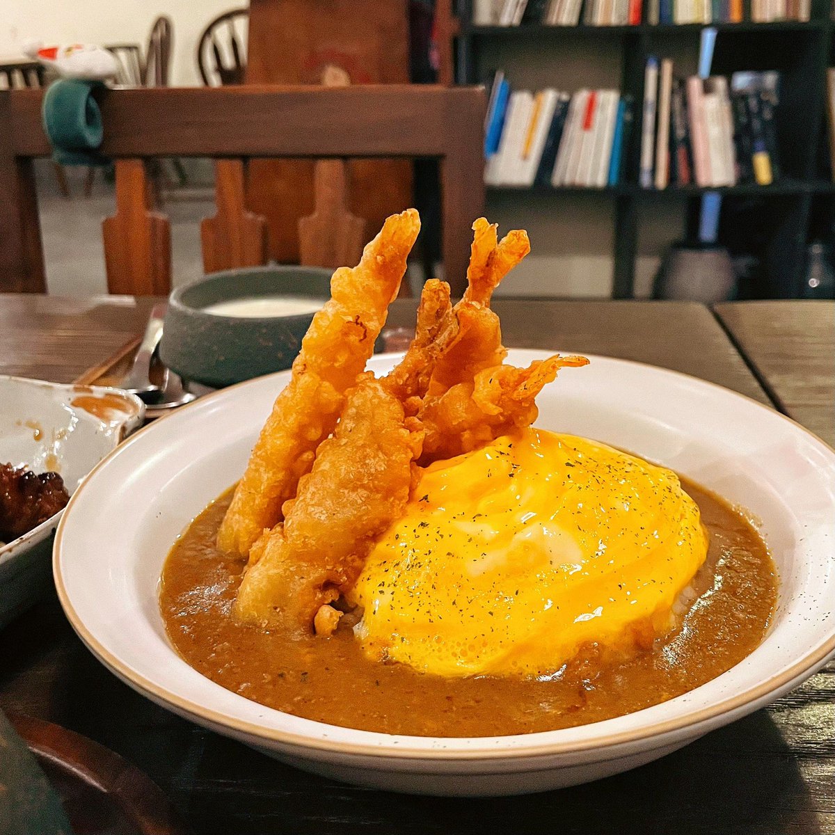 logout586772's tweet photo. [コーヒーを片手に、媚びずに生きる日々。エビの唐揚げと共に、今日も淡々と進むだけ]， https://t.co/N53msDdADW