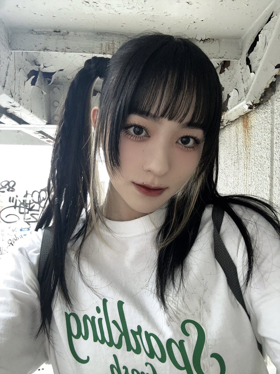 ds_toru17's tweet photo. 【嬉しいお知らせ】
写真集「MiKiOSAKABE x FRUiTS x ∀iDOL 2026/11」にモデルとして参加させていただきました！
デビュー前、私の好きなアイドルさんたちがやられていて憧れていたのでとっても嬉しかったです（ ;  ; ）
ぜひ紙の単独表紙版を手に入れてください、、！！ https://t.co/JOATNYE8lU