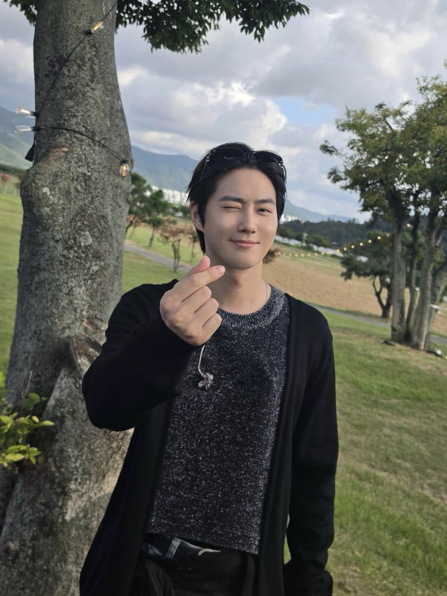 weareoneEXO's tweet photo. 📺 SBS <더 리슨: 우리가 머문 계절> 

⏰ 잠시 후 오후 10시 50분

#SUHO #수호 
#EXO #엑소 #weareoneEXO
#더리슨 https://t.co/8cLpqmxVUC