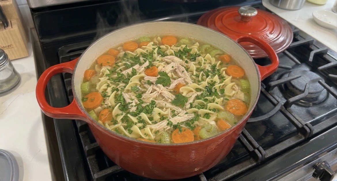 Vikkisellssocks's tweet photo. Chicken soup. I may have overdone it a bit with the hot peppers but dad will like it. https://t.co/Nkeufo3n3r