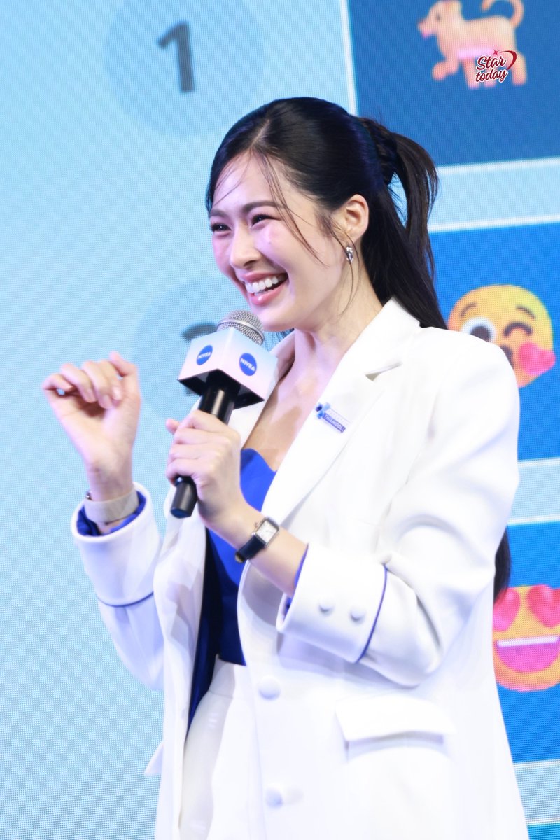 StarTodayEnt's tweet photo. “1st BODY SERUM WITH THIAMIDOL NIVEA” 

NIVEA THIAMIDOL WITH LINGLING
#NIVEASuperGlowXLingling
#หลิงหลิงคอง #linglingkwong https://t.co/VdQjvw0iPa