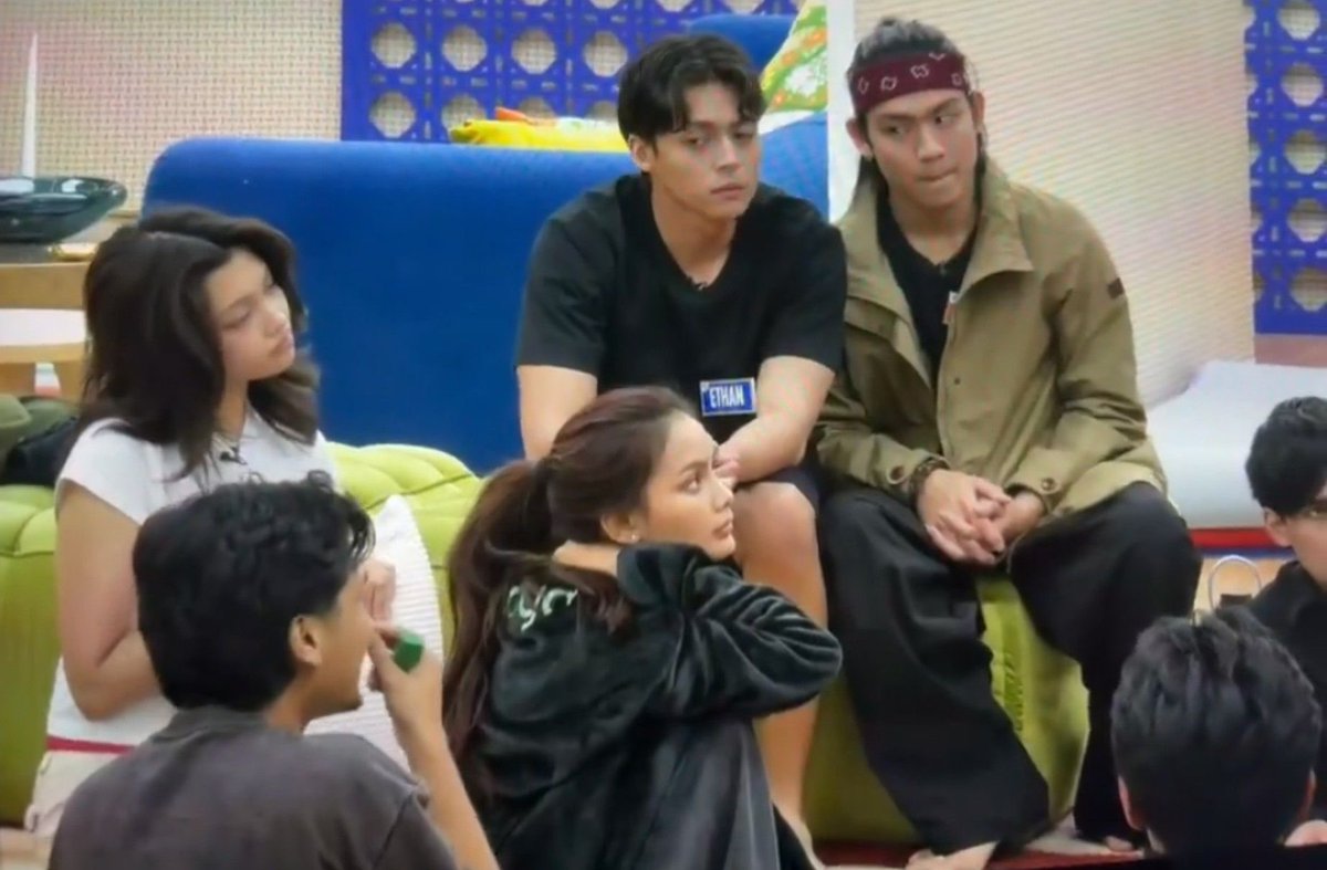 gehleebear's tweet photo. uhm hello??? jeo and ethan??? yung tingin kay gehlee????? nakakaloka!!!!

SECRET ChallenGEHLEE
SECRET ChallenGEHLEE
#GehleesLoviesDreamhouse https://t.co/1Pe9G4hKNh