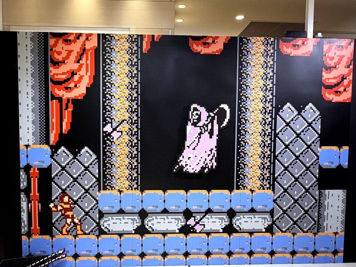 potsu_shoyu's tweet photo. 大丸梅田のホラー＆ミステリーフェスで悪魔城ドラキュラの展示見て来ましたー！発売年表とか月下・キャッスルヴァニア・X68000の設定書とかデス様と戦えるゾーンとかベルモンド���ースの衣装展示などがありました！凝った衣装を間近で見られて嬉しかったです！TGSの展示もこういう感じだったのかなー https://t.co/RfoI6zRBKV