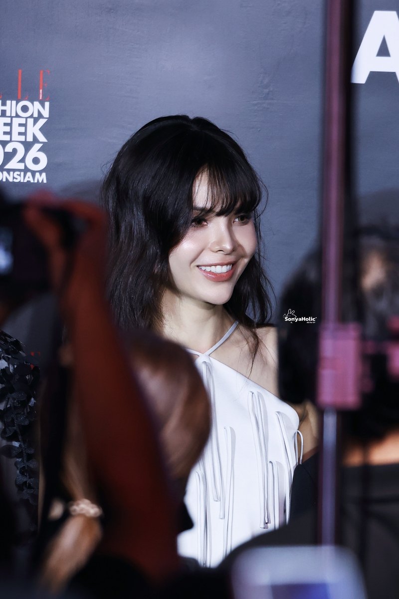 SonyaHolic_CN's tweet photo. Pure perfection captured in 1/1000 of a second.🩵

#SonyaSaranphat #ซอนญ่าศรัณย์ภัทร์ #LMSY https://t.co/vuX2kSa88Z