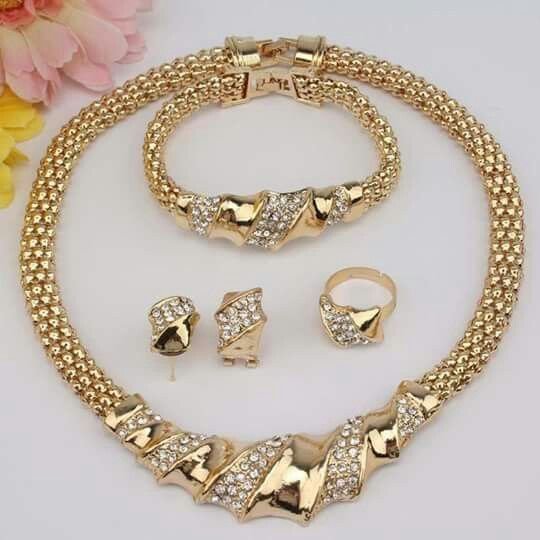 EleganceXstyles's tweet photo. ✨ Gearing up for the ultimate western-chic aesthetic with the perfect statement jewelry set. 🤠⚜️ https://t.co/vRT8Q54WzF
