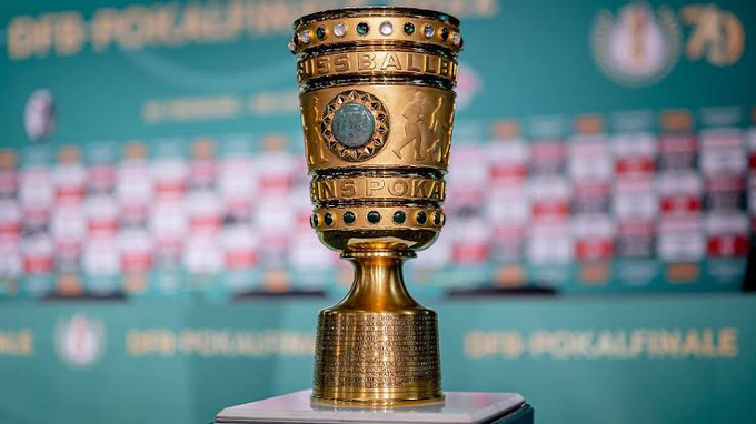 ElProdeOriginal's tweet photo. #DFBPokal 🇩🇪 | MIÉRCOLES

🏆SEGUNDA RONDA

⏰14hs🇦🇷
➡️Dynamo Dresden – Schalke 04
➡️SSV Jeddeloh – Hertha Berlín
➡️Paderborn 07 – Stuttgart
➡️Friburgo – Wolfsburgo

⏰16.45hs🇦🇷
➡️KDV Holstein – Hoffenheim
➡️Hannover 96 – 1. FCK
➡️Bayer Leverkusen – Nurnberg
➡️Bayern Múnich – 1- FC. Magdeburg