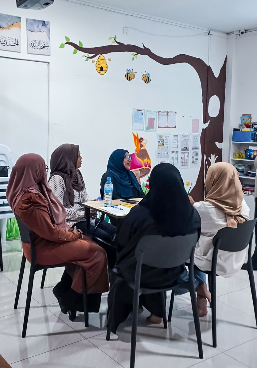 nmhdmv's tweet photo. Highlights from the Workplace Mental Health Awareness Program focused on stress management, conducted for Fiyavathi management staff

The session was facilitated by the NMHD’s Senior Counselor, Shaina Muhusin and Senior Social Service Worker, Hawwa Maya https://t.co/LWlTp5WmcO