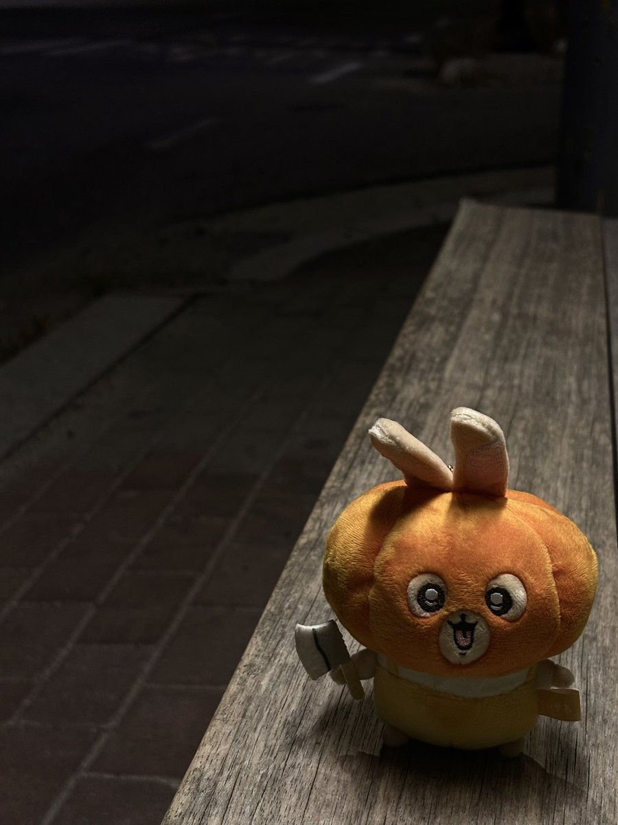 primrose__030's tweet photo. 야심힌 새벽…
이런 호박이랑 눈이 마주친다면… https://t.co/iLNHQmm1bX
