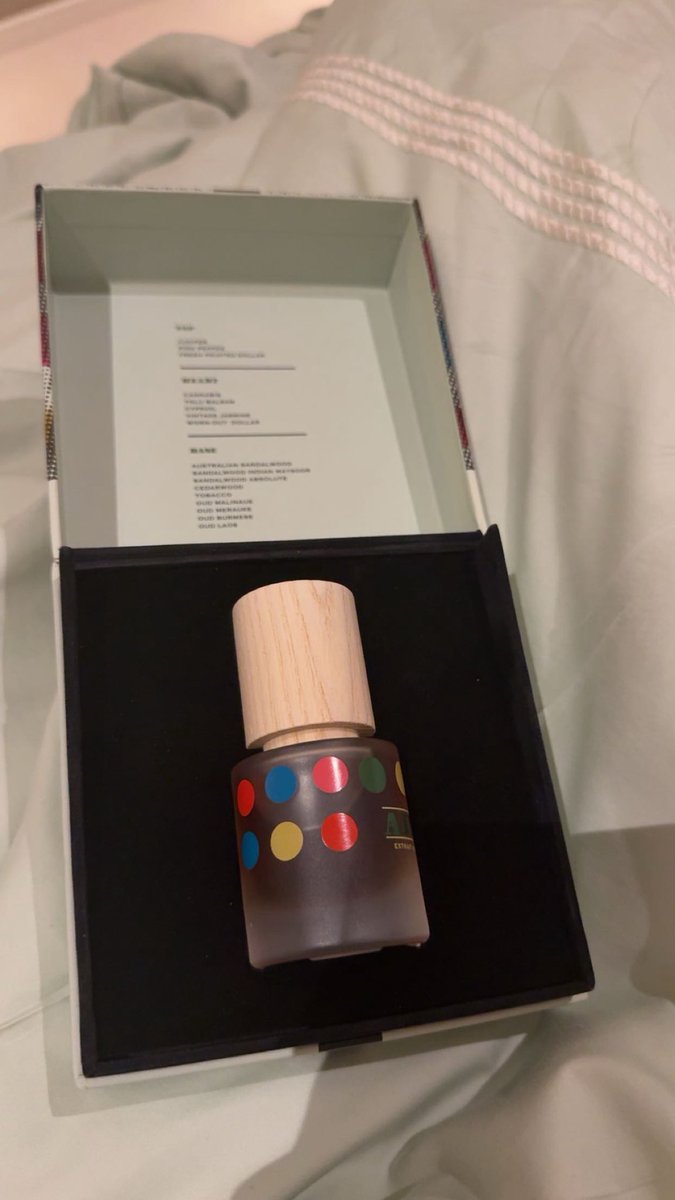 errtbv's tweet photo. عطر بريحه الدولار 💵💵💸💸 https://t.co/EkVHIDUG3a