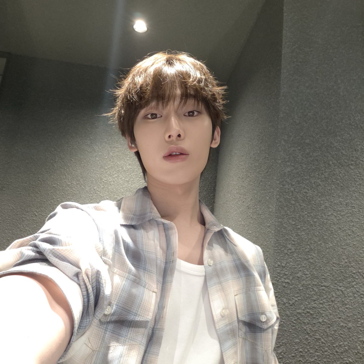sunwonbot's tweet photo. 261028 #sunoo weverse dm 

🦊 hi~ (cutely)
🦊💌 [4 photos]
🦊 here are the selcas you've been waiting for~~ https://t.co/TCWloku1FB