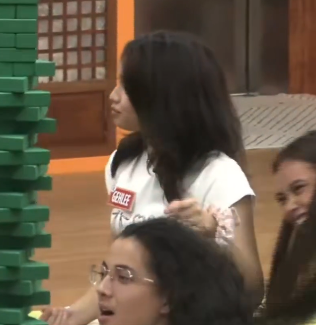 starsofmirae's tweet photo. gehlee, nicole, and nathan slowly becoming an inseparable trio 💝 them watching their ate bela cook and niclee fixing nathan's hair #adorbs https://t.co/VAUr1tcdBj
