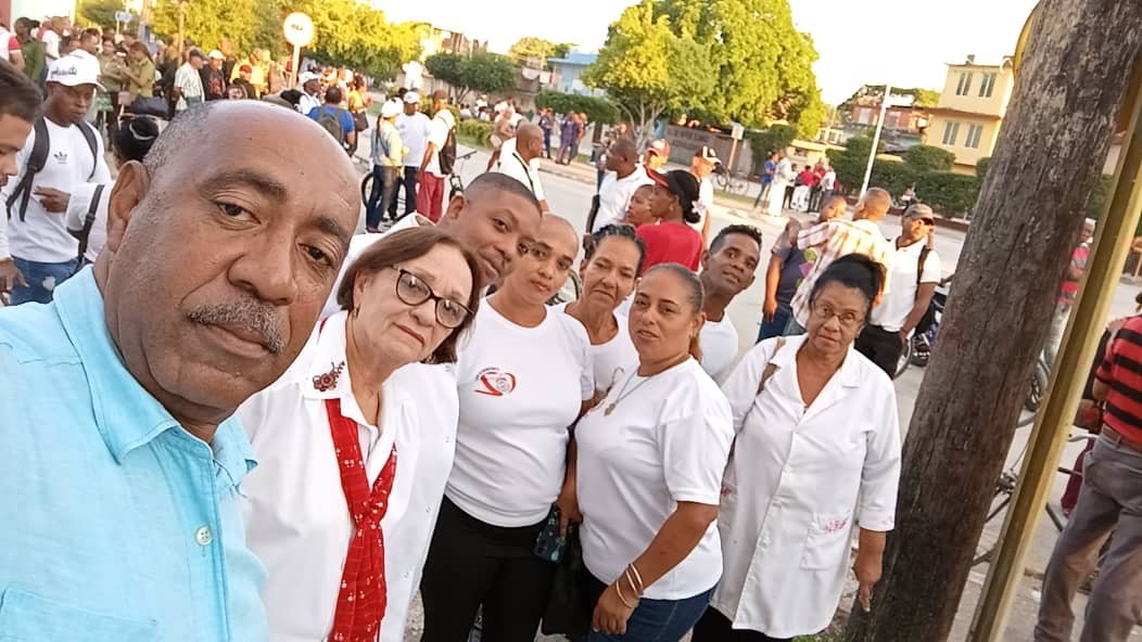 EspesCuadro's tweet photo. Merecido homenaje al Señor de la Vanguardia, nuestra unidad participa con emotividad en la peregrinación realizada en el día de hoy.
#CamiloVive 
#CubaViveEnSuHistoría https://t.co/GpRmXIatuQ