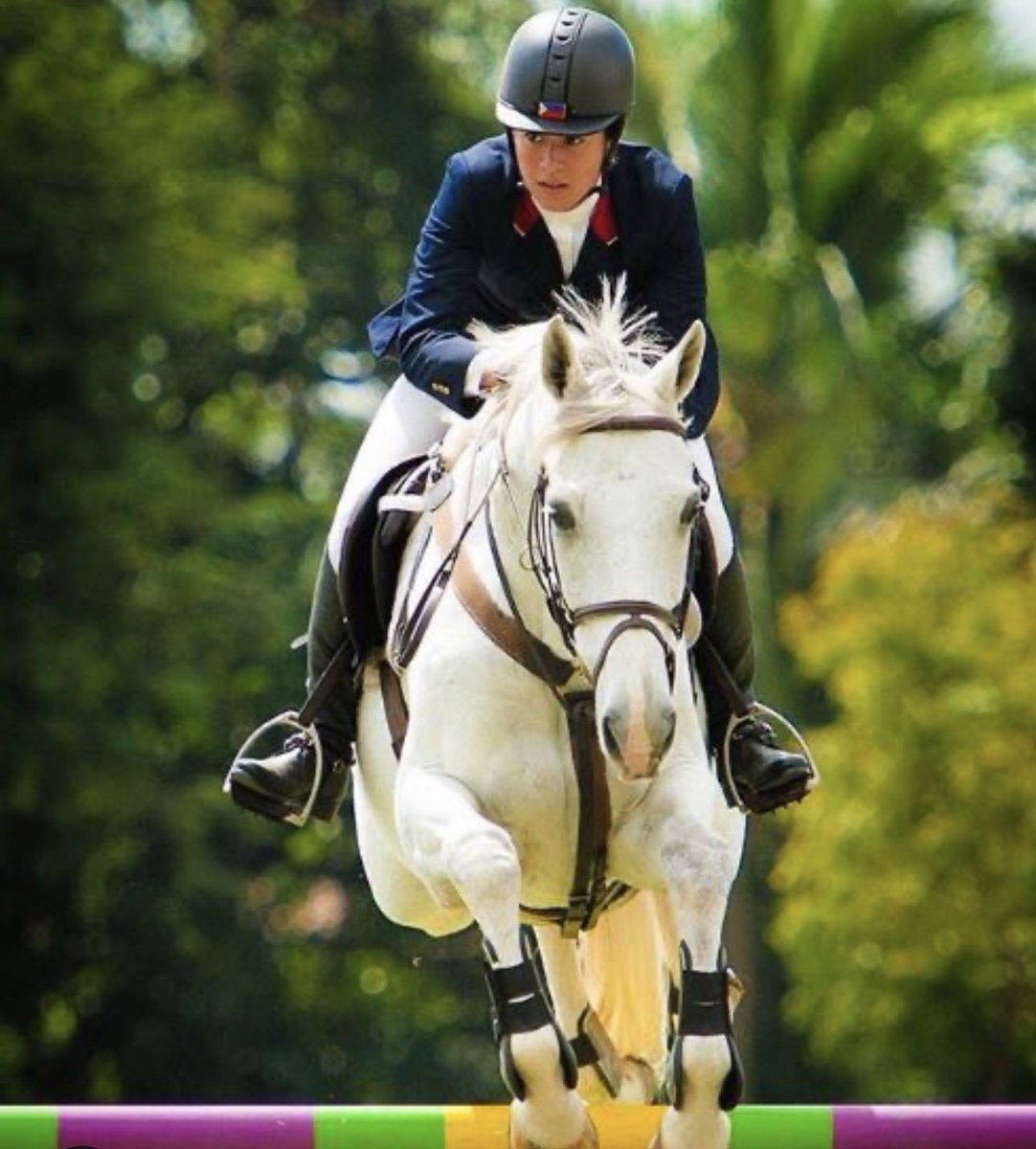 Ghikz_'s tweet photo. Robbie’s mom, Mikee Cojuanco-Jaworski financed her own equestrian career representing the Philippines. Magkano kaya bayad sa transpo ng kabayo internationally. 😭😅🤭 https://t.co/SYo2RAL6mI