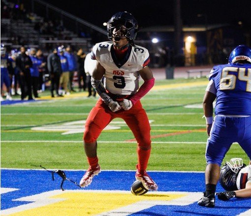elijahSim3's tweet photo. Another big league win
21 carries for 147 yards 3 touchdowns,3 receptions for 35 yards with 4 tackles 1 int and a pbu https://t.co/mMBpwFIvXE