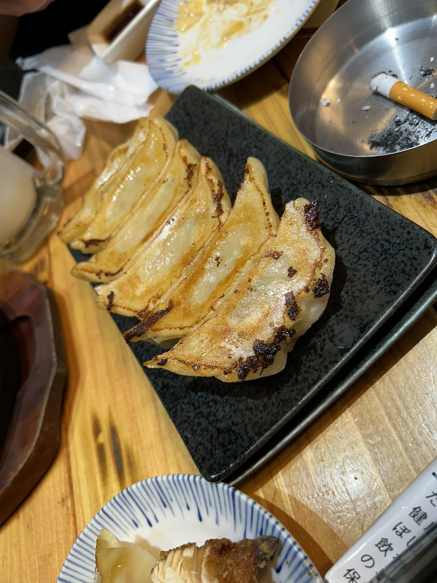 hilite_spl's tweet photo. 餃子ドカ食いしてきた🤩
ところで上手な写真の撮り方教えてもらえませんか https://t.co/QjXgT2BfoN
