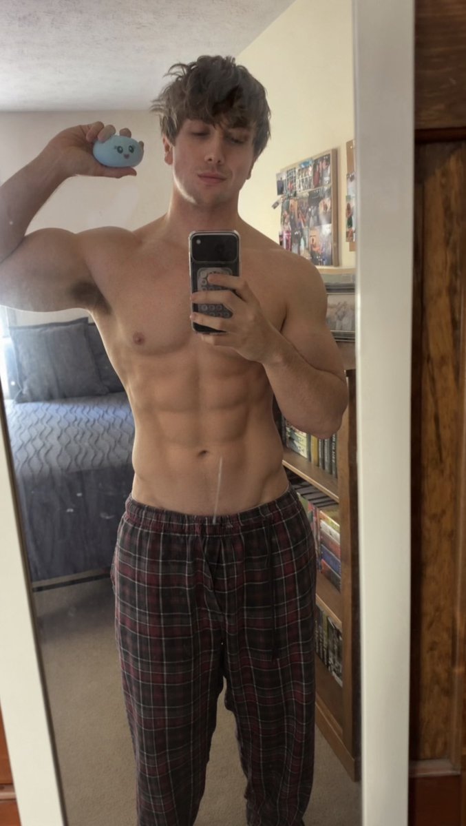 braykelller's tweet photo. A very fine humpday morning https://t.co/Pd1Jgsi68l