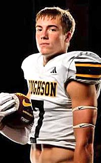 CalHiSports's tweet photo. Congrats Titus Beers (Hughson).
NorCal Defensive Player of Week.
One week after getting 21 tackles vs Sonora, the TE/LB had 11 with six for loss plus 1.5 sacks in win vs Orestimba.
@titusbeers08 @frontrowpreps @ClubModesto 
https://t.co/cuIW3ThZpN https://t.co/Z9GNtRmSVc