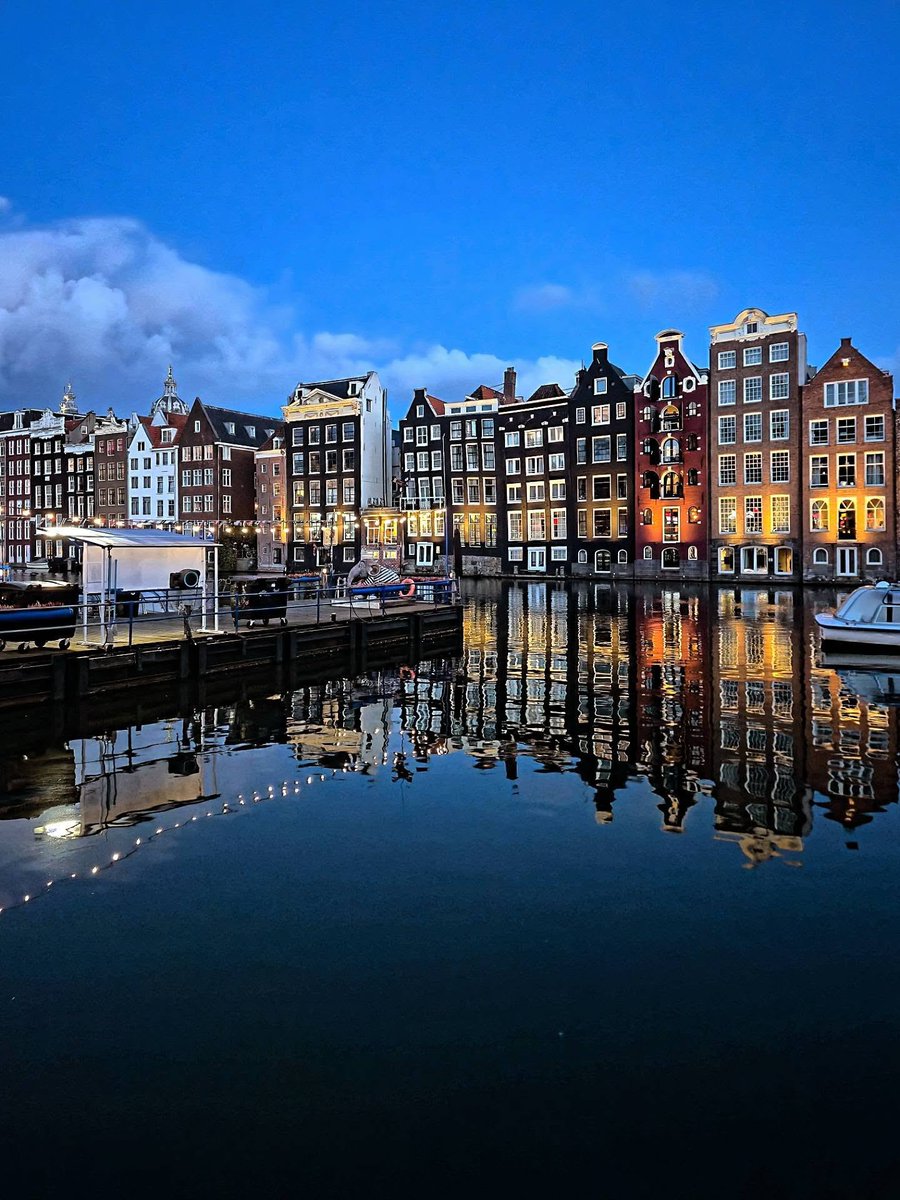 PrettyCitiesX's tweet photo. Amsterdam Netherlands 🇳🇱 https://t.co/zEWSDJoqZH