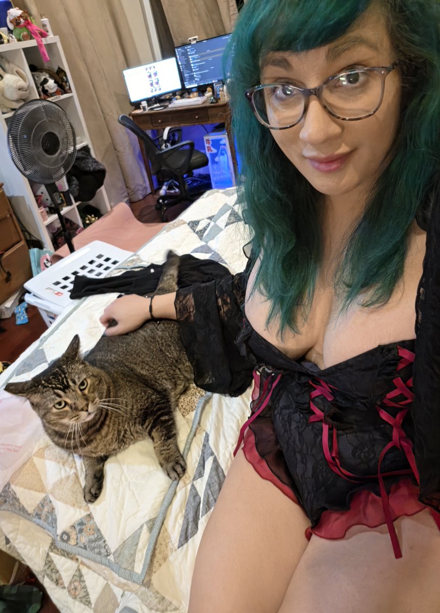 MapleReam's tweet photo. Im told im suppose to switch up what I talk about

Here's my cat big mac https://t.co/e2G2UZNdyC