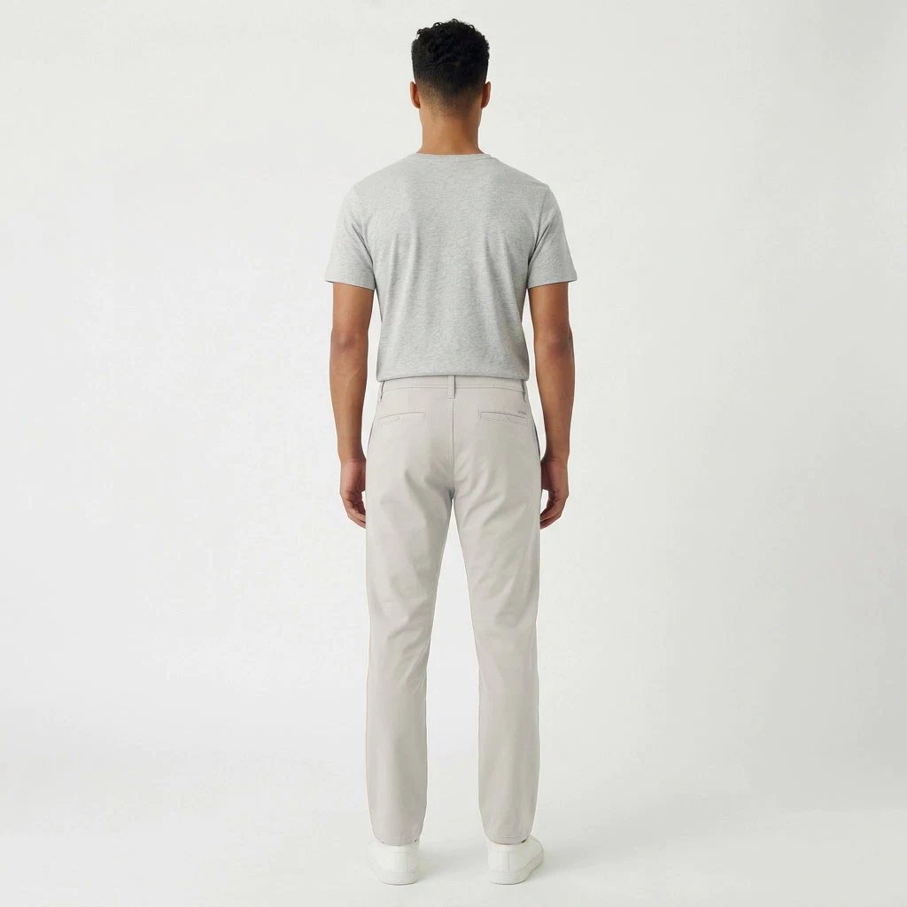 thearebearx's tweet photo. • Potongan slim fit yang kelihatan kemas, moden dan terletak elok pada badan

• Reka bentuk seluar panjang chino warna hitam yang versatil untuk pelbagai gaya

• Mudah dipadankan dengan pelbagai jenis baju kasual atau semi-formal https://t.co/kfdAum0S2q