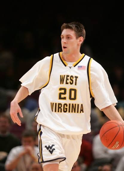 RememberThtDude's tweet photo. Remember this dude?

Mike Gansey, Forward 

St. Bonaventure 2001-2003
West Virginia 2004-2006

#HailWV https://t.co/SJvR4vi4TQ