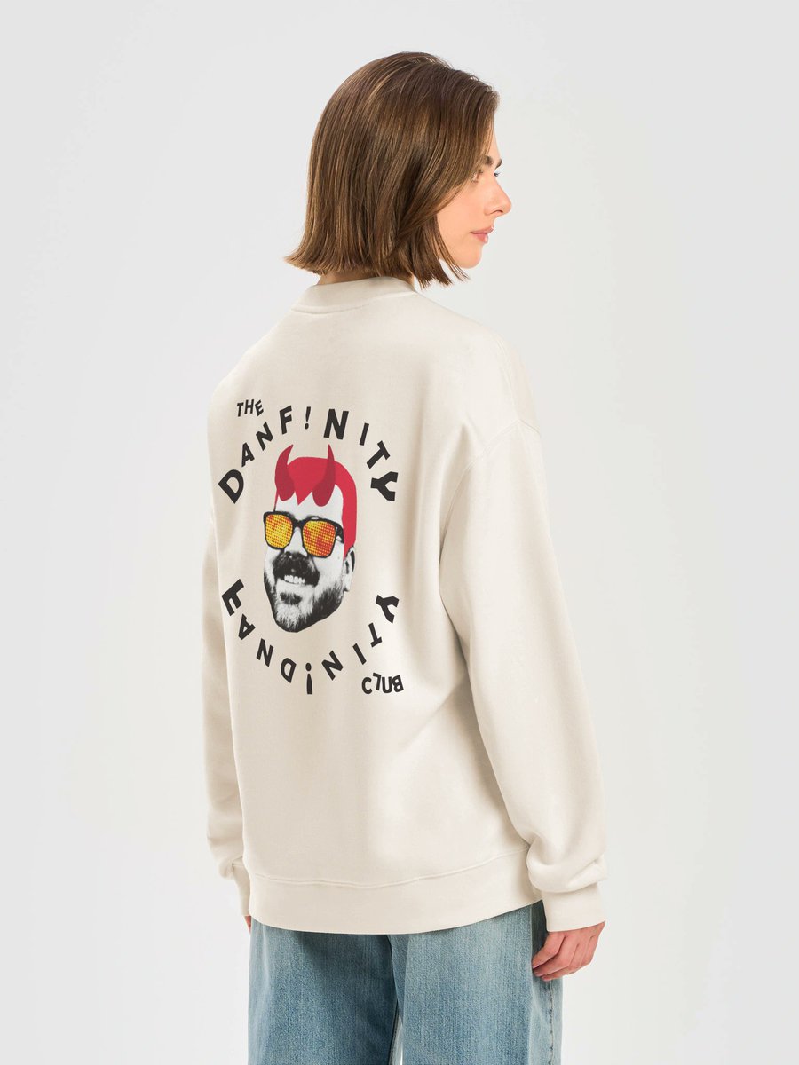 danfinitygg's tweet photo. NEW MERCH DROP!

The Danfinity Fandinity Club

The front sports a QR code that folks can scan to find my channels and the back has a DIY inspired design that I just couldn't stop iterating on. I just got hyper-focused on the fun on this one and hope it shows! https://t.co/i79LaK7W4j