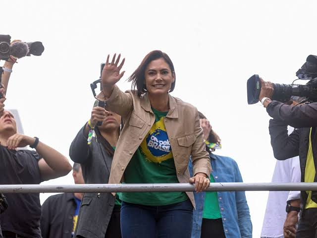 HFCorradi's tweet photo. @cegadede Sem fazer força, ela se tornou a dona da oposição. https://t.co/fkHUljyv5q