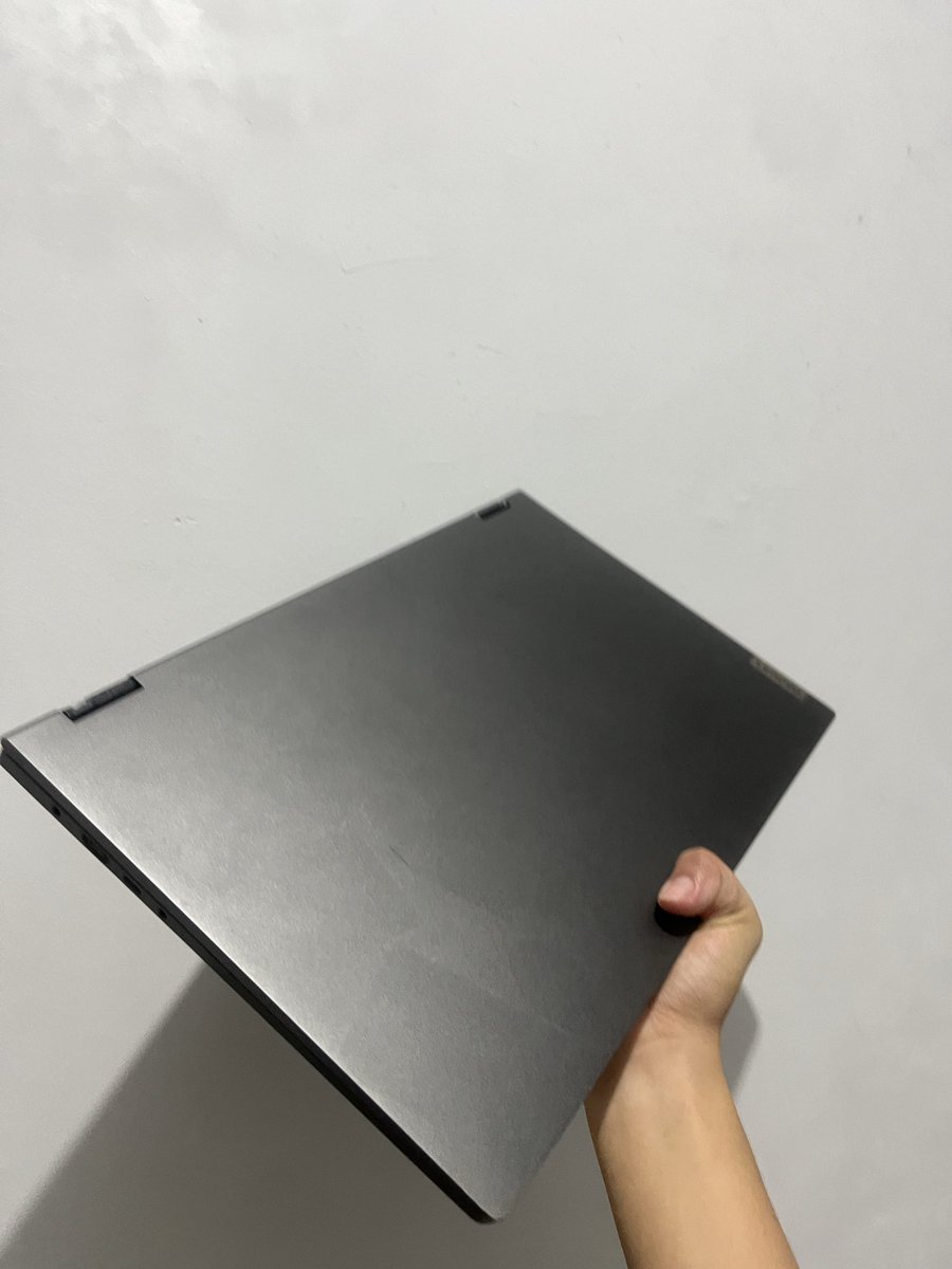 sllynse's tweet photo. #WTS Laptop ex pemakaian pribadi
Lenovo ideapad Flex 5 2N1 Touch Screen 
Spesifikasi : Intel5 gen 10, Nvidia MX330, 8/512
Layar : 15,6 inch FULL HD IPS
touchscreen, speaker, keyboard berfungsi dengan baik.
kelengkapan : charger, stylus pen, laptop
💰: 4.750k
COD #Semarang https://t.co/wZWDsqEHuu