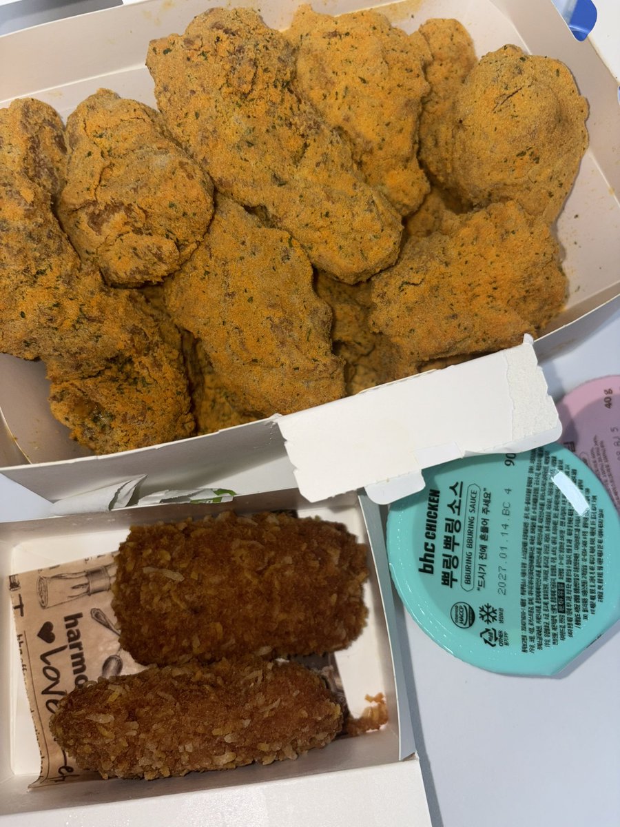 w4hrr's tweet photo. 콰삭모짜킹이 4조각, 2조각으로 나온 거 알고 트위터 하십니까?
이제 뿌링클과 함께 시킬 수 있게 되었어 💅💅 https://t.co/imWah2Xbls