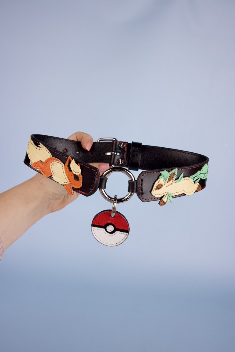 Sigida_plushies's tweet photo. An Eeveelution-themed collar featuring Flareon and Leafeon has arrived! It’s available now, and we can make it to fit any neck size. We can also create collars featuring any other Pokémon upon request.

https://t.co/dkuK4ZOIrx https://t.co/fH3RoEwAQe