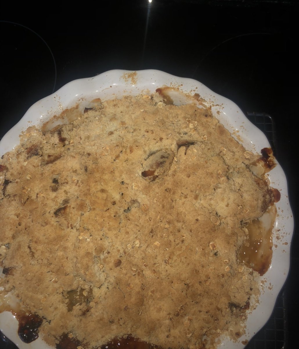 tootosty's tweet photo. My apple crumble!!!! I love apple crumble so much hehe. We don’t have any custard or ice though, we forgot to buy it 😔
Ignore the weird angle I’m awful at taking pictures haha https://t.co/UmpVa8Ev8f