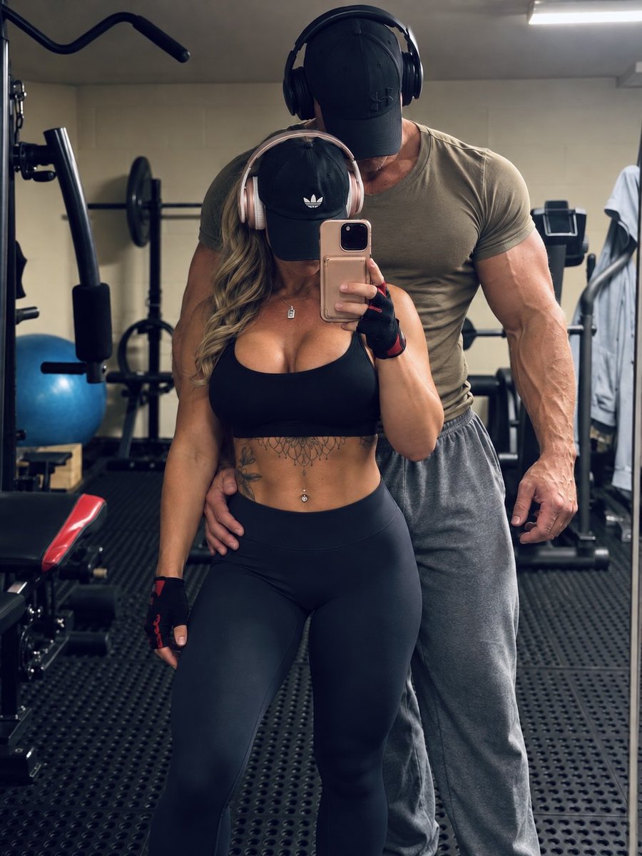 Inkedwife8008's tweet photo. Dream Team! Long time gym rats. Working out to stay hot for each other. #couplegoals @Inkedcouple8008 #gymcrush #muscles #fitcouple https://t.co/ZXBTowW3m2