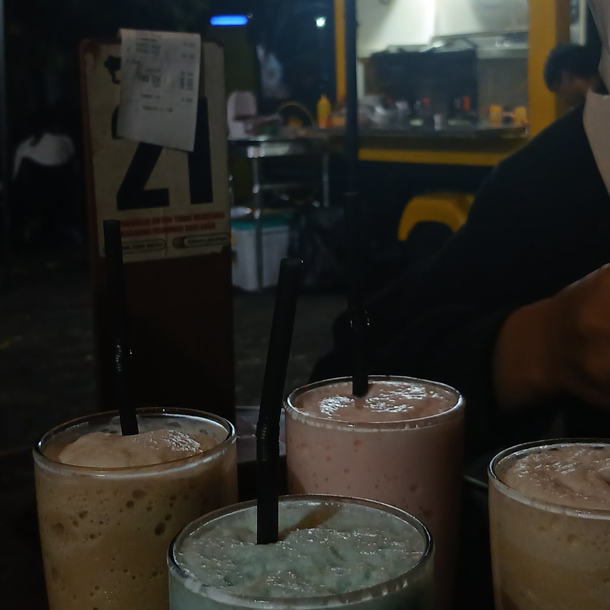 zef_3gp's tweet photo. Milkmoo with good ol life updates https://t.co/1xVuUy7HDi