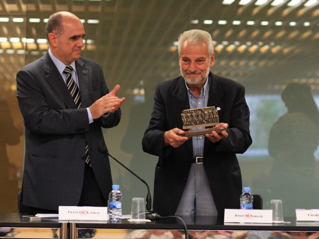 universitatURV's tweet photo. Ens ha deixat l'exprofessor de la #URV Josep Maria Sabaté i Bosch, qui va ser un dels impulsors de les Aules de la Gent Gran i docent i investigador al Departament d'Història i Història de l'Art.

👉https://t.co/pT3DwJXS4r https://t.co/84d4wsoiHE