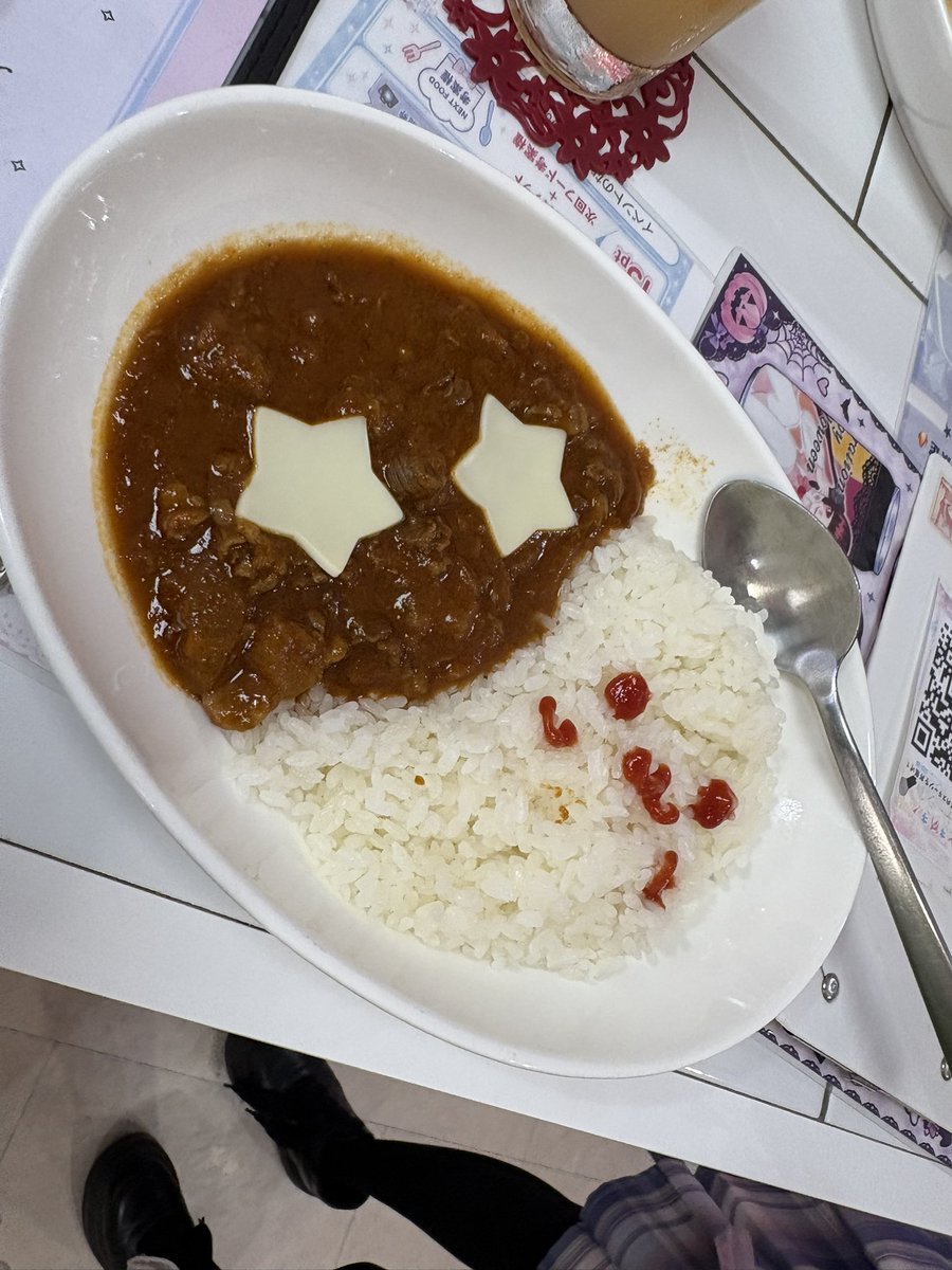 aspiration_kmg's tweet photo. 下校(^ω^)
ほぼオーラスでしかもまたメロンソーダ飲んでる🍈し、おばけハヤシライス3つ頼んでてやばい！なP様、2度目ましてだけどもう面白すぎてなに？？ラストオーダーうぇい！はなんなの？ほんとに？？なP様、アス学初めてだけど帰る時には楽しかった！また来るよと言ってくれる3人組のP様 https://t.co/nNSZgyxkl4
