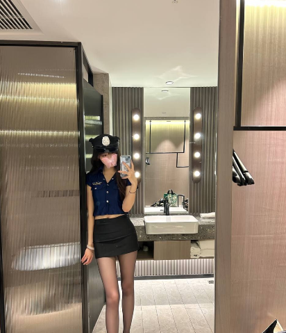 efujpr's tweet photo. 才两次就不行了，都浪费我今天的打扮了真的是   

到底有没有能满足我的😭 https://t.co/V9cb8nNFcc