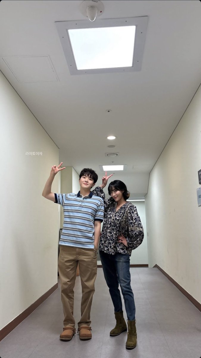 ummkfqmff's tweet photo. @look_up_i 규형님 사진 더 올라왔어요~ https://t.co/9hHXa1DHc8