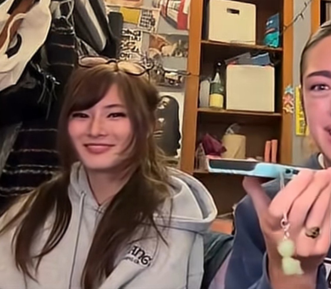 leebitenose's tweet photo. I was watching a video and i thought i was having a stroke cause she looks a lot like jeongin to me hello https://t.co/ptgxSj9FgA
