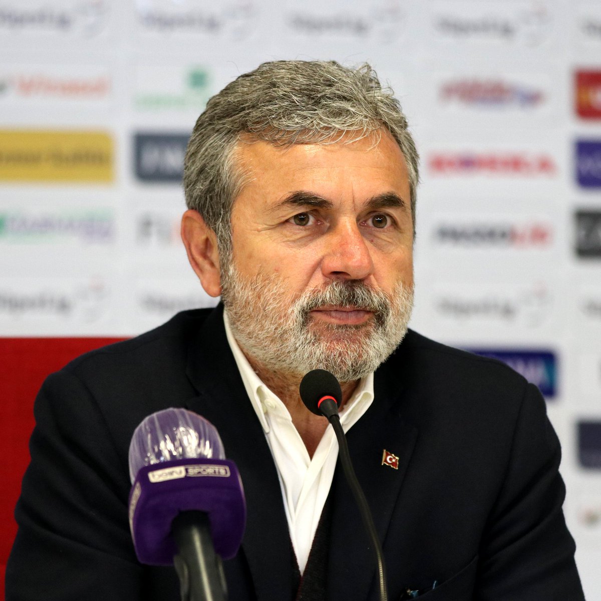 KramponSport's tweet photo. 🔥 SON DAKİKA

✈️ Aykut Kocaman, an itibarıyla Bodrum’dan İstanbul’a geldi.

👀 Fenerbahçe yönetimiyle henüz herhangi bir görüşme gerçekleştirilmedi.

✅ Aykut Kocaman, Fenerbahçe'den çağrı gelmesi halinde teklifi kabul etmeye sıcak. 

(Furkan Bozoğlu) https://t.co/TGVlPOuVcu