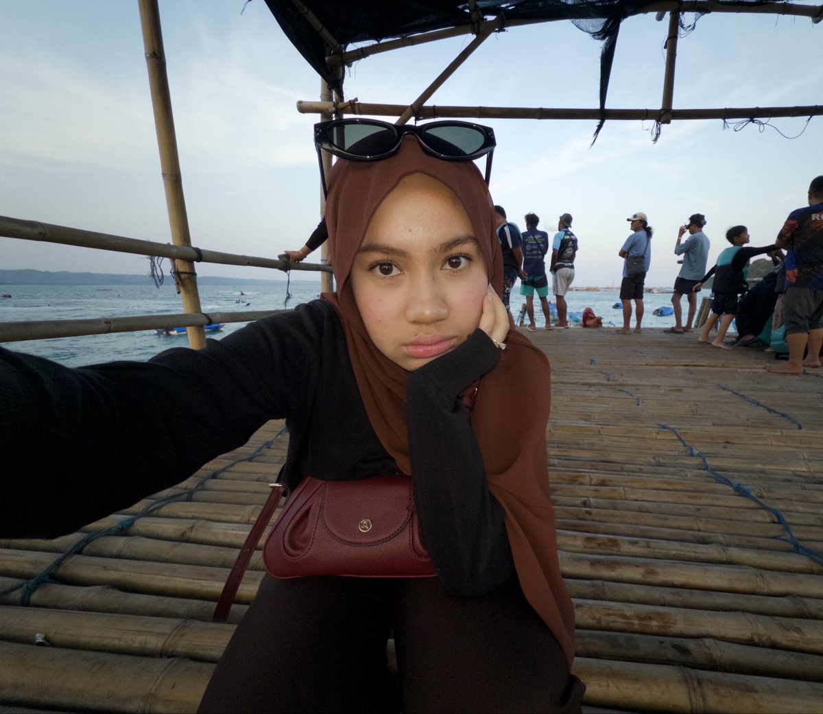 puypuuyy's tweet photo. user puypuuyy outside of twt^ https://t.co/8Q74NT0bCy