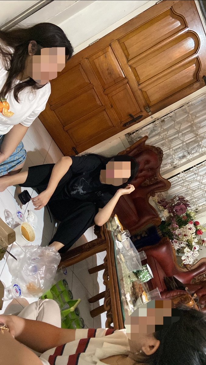 pu3dump's tweet photo. "aku ga diboleh keluar"
'ok kalo gitu kami kerumahmu'
😻🫶🏻🤩😅 https://t.co/H5N6WgT9Yy