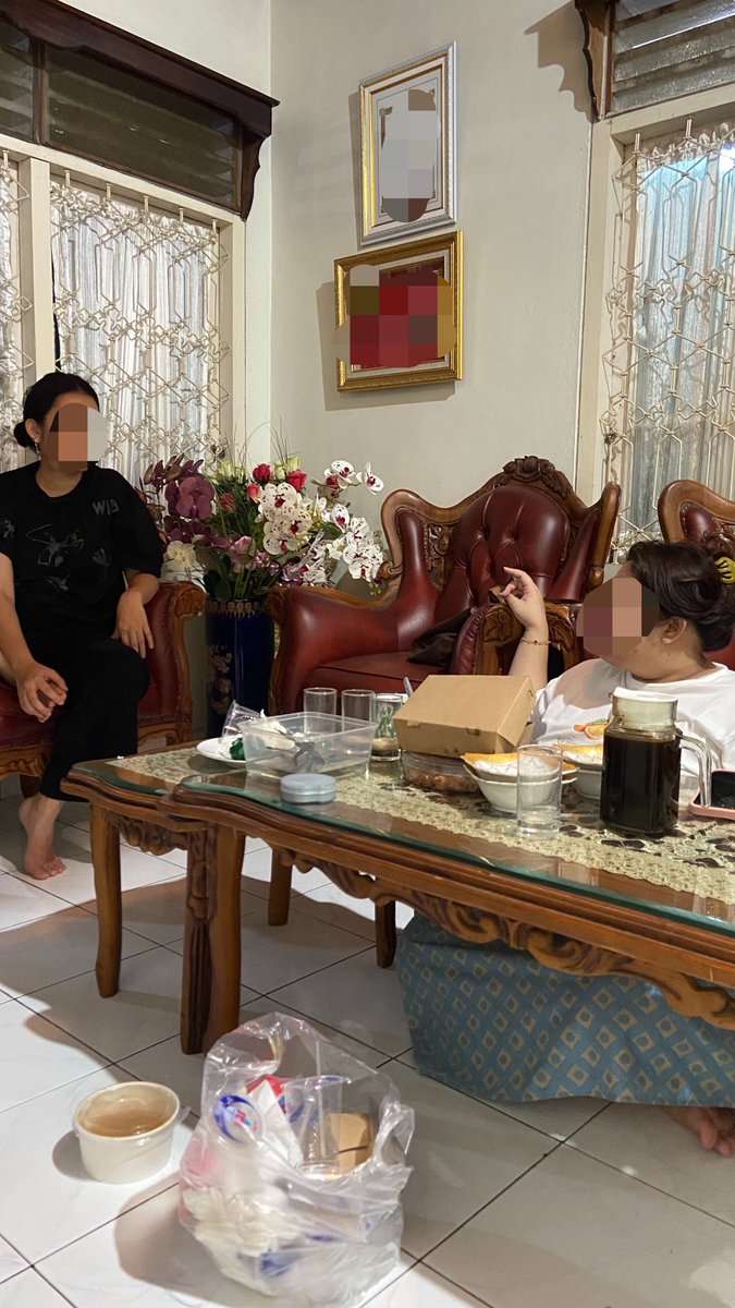 pu3dump's tweet photo. "aku ga diboleh keluar"
'ok kalo gitu kami kerumahmu'
😻🫶🏻🤩😅 https://t.co/H5N6WgT9Yy