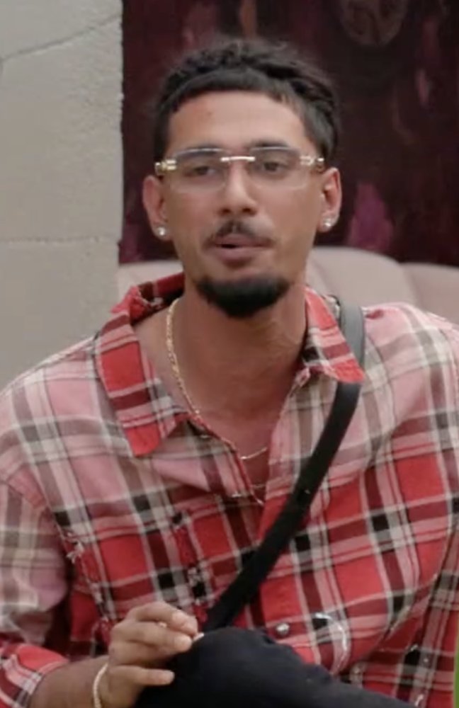 GlamWorldTalks's tweet photo. #QaziTouqeer to #Yung: Aage Se Saadhna Cut, Piche Se Olanga Cut, SadhnaOlanga cut hairstyle. 🤣🤣🤣

#BB20 #BiggBoss20 https://t.co/hchXbhIGgD