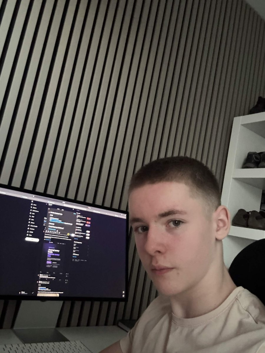 officialetiene's tweet photo. DAY (19) of Building in Public                         

 I'M 15                            

- 51 Followers (on X)           
- 22 @aftercharts_dev users         
- @pilcr_official / @Margin_browser  dropped next week!       

Wednesday

I was grinding away until 2:00 a.m. https://t.co/GEeqbws98B