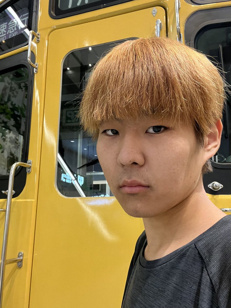 command2507's tweet photo. 撮り鉄(鉄オタ)でも1年でこんな変われます
1・2枚目before、3・4枚目アフター

※同一人物です https://t.co/R5m4oB6tKP